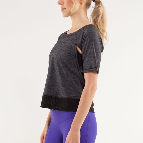 RARE Lululemon Sun Runner Short Sleeve Black 6 - Picture 3 of 8